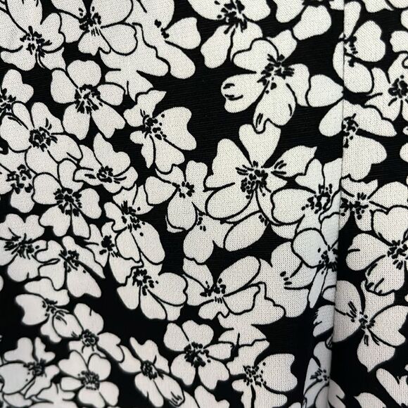 Jones New York Faux Wrap Dress Black and White Floral Goldtone Ring Detail - Picture 7 of 10